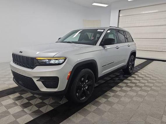 JEEP GRAND CHEROKEE 2023 1C4RJHAG7PC601204 image